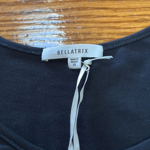 Bellatrix black maxi dress. Long sleeves with side pockets. New w/Tag. Size 1X - Picture 3 of 12